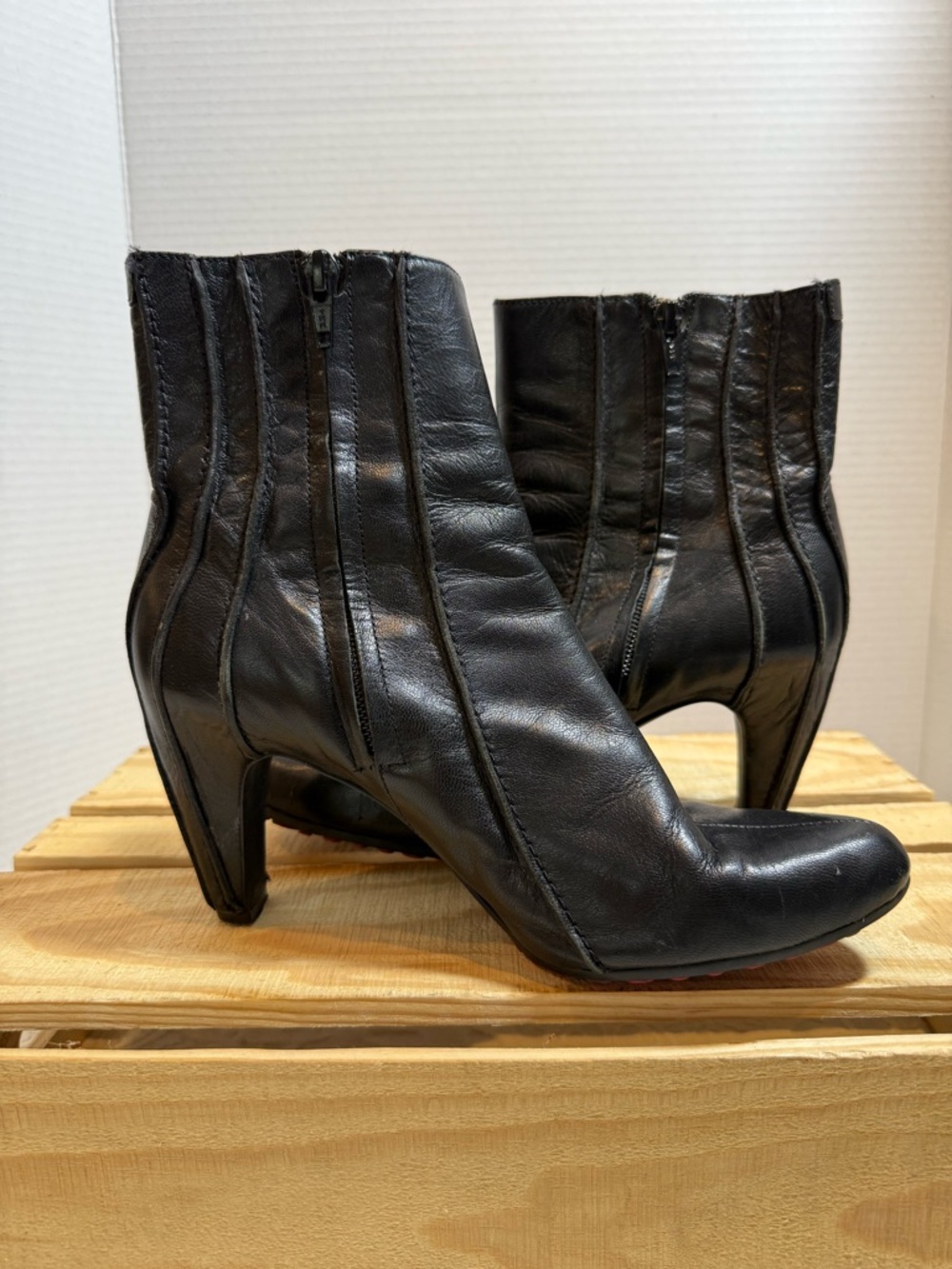 TSUBO Leather Ankle Boots SideZip 3” Heel Black Eu 37.5 US 7.5 soft Pointed Toe